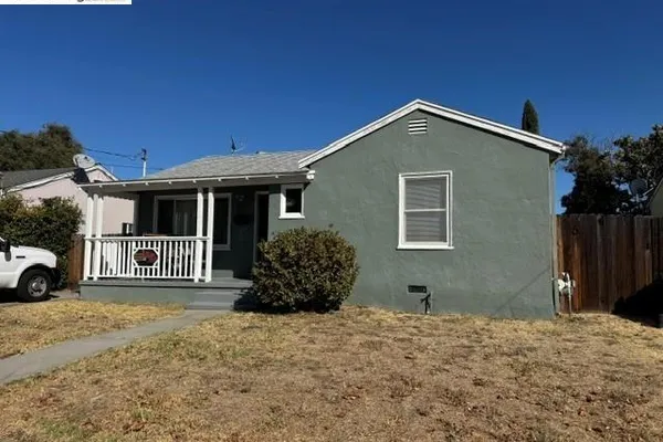 106 CAMPBELL AVE