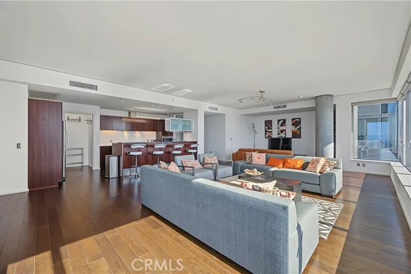 1155 S S GRAND AVE 1601