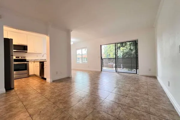 589 N JOHNSON AVE 247