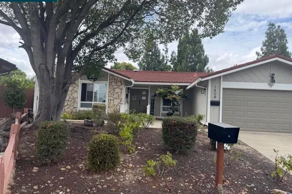 1408 OAKMONT PL