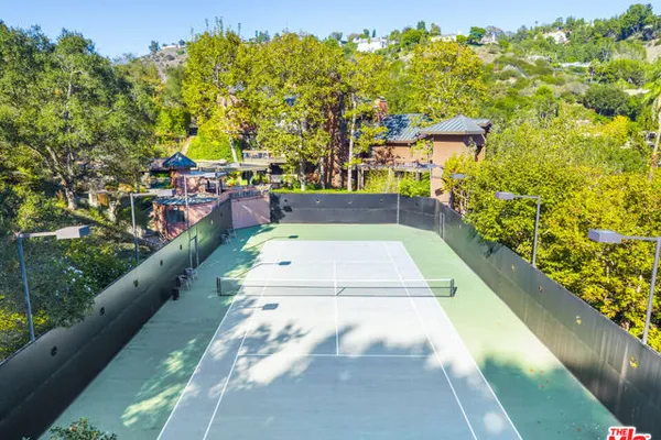 1119 MORAGA DR