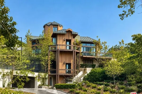 1119 MORAGA DR