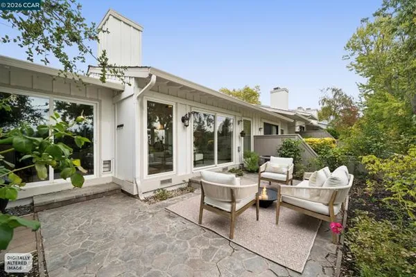 511 ROLLING HILLS LN