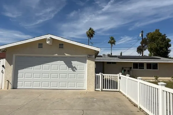 3221 E JANICE ST