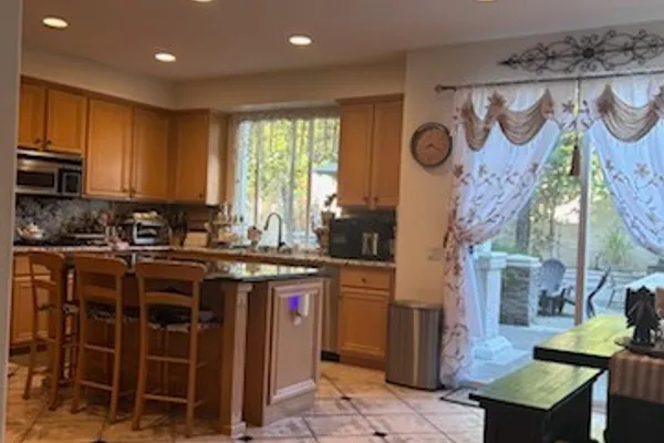 11695 LOUCKS