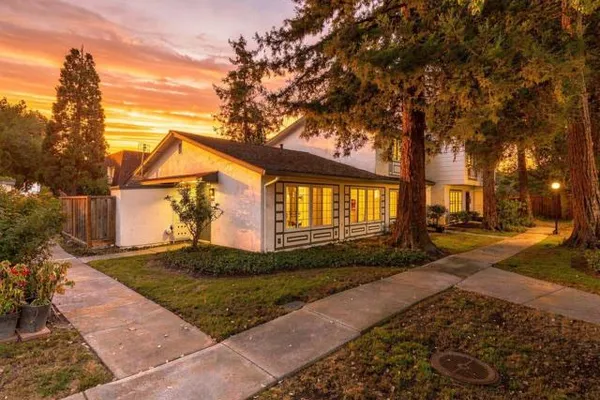 2037 LIBERIA CIR