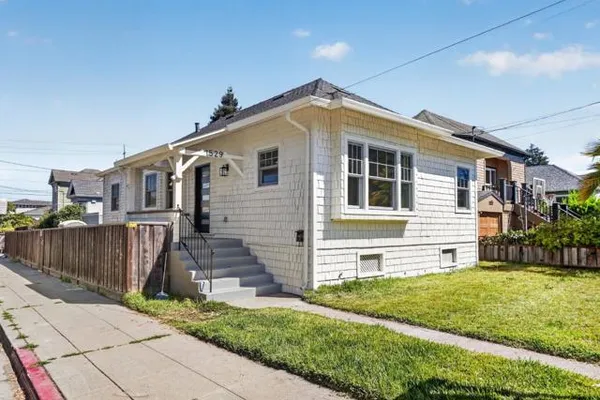 1529 PACIFIC AVE