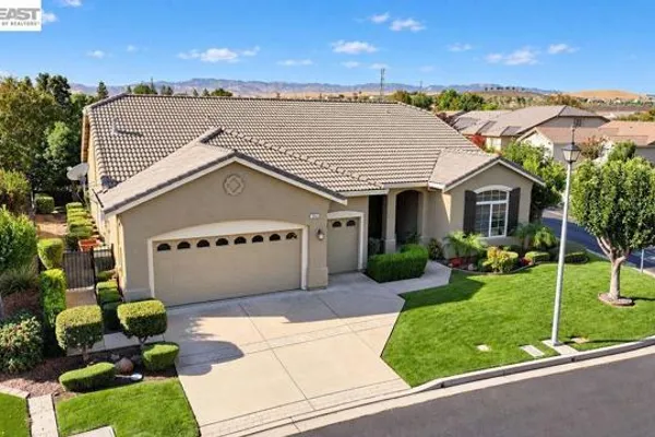1242 FLORES WAY