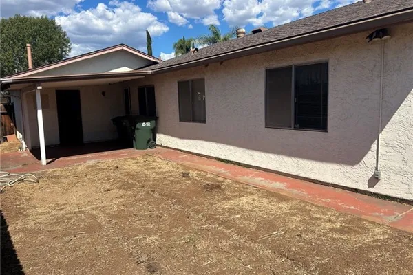 945 SENDERO AVE