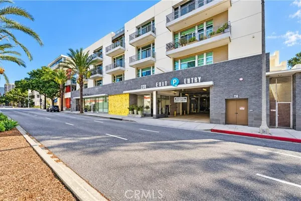 238 S ARROYO PKWY 303