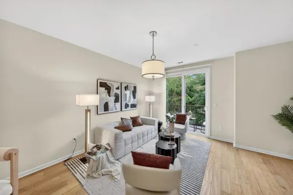 650 ALMADEN WALK LOOP