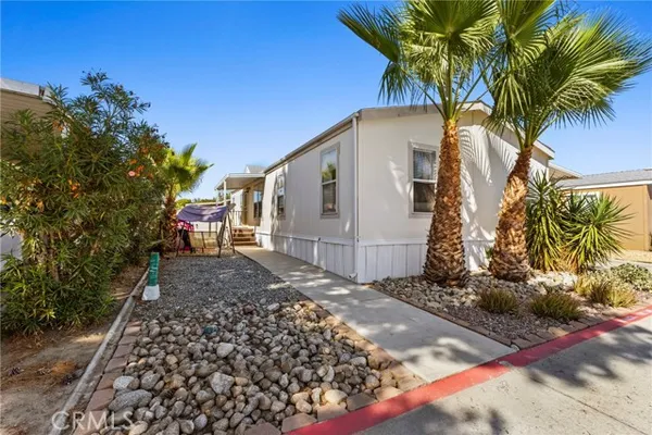 913 S GRAND AVE SPC 102