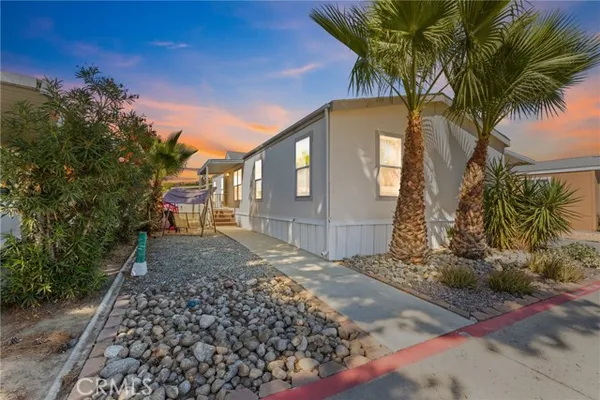 913 S GRAND AVE SPC 102