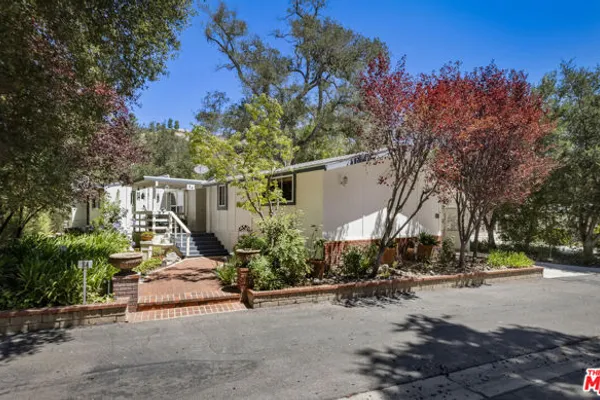 54 ROBIN HOOD PL