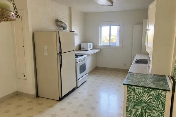 4 GREEN ST