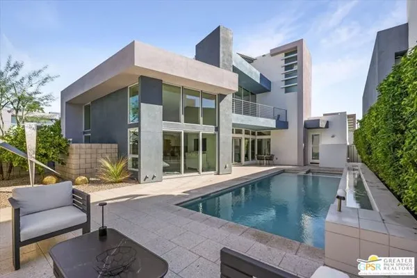 431 SUAVE LN