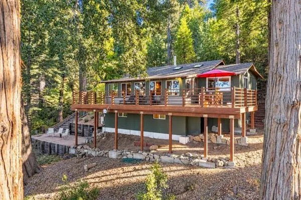22136 CRESTLINE RD