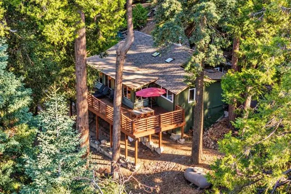 22136 CRESTLINE RD