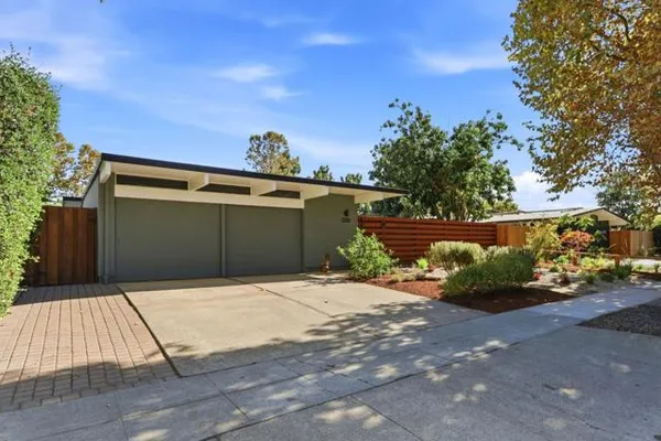 2282 FAIRGLEN DR
