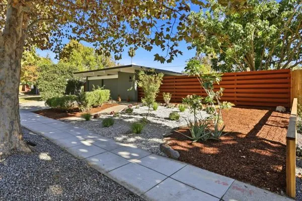 2282 FAIRGLEN DR