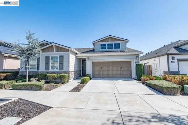36190 FORESTWOOD DR