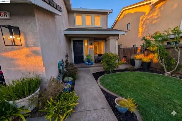25768 SILVER CANYON CT