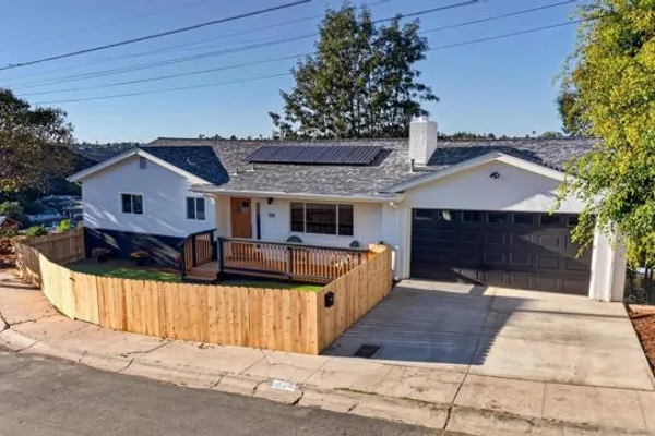 5228 AUGUSTANA PL