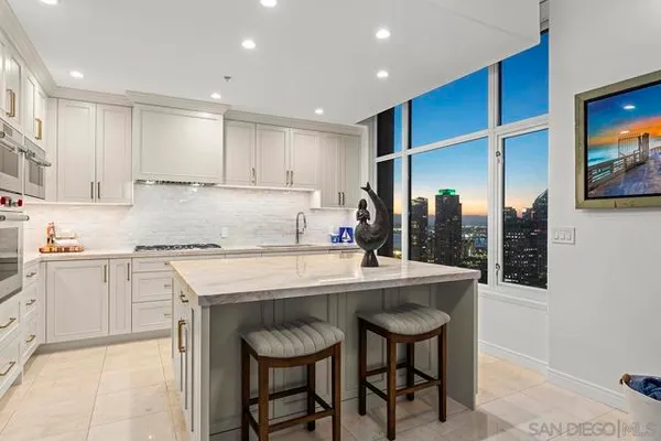 550 FRONT ST 2802