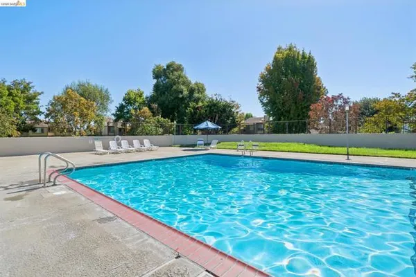 3153 GILBERT LN