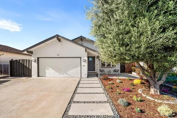 1617 GREENWOOD WAY
