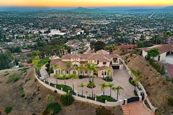 2424 CERRO SERENO