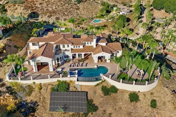 2424 CERRO SERENO