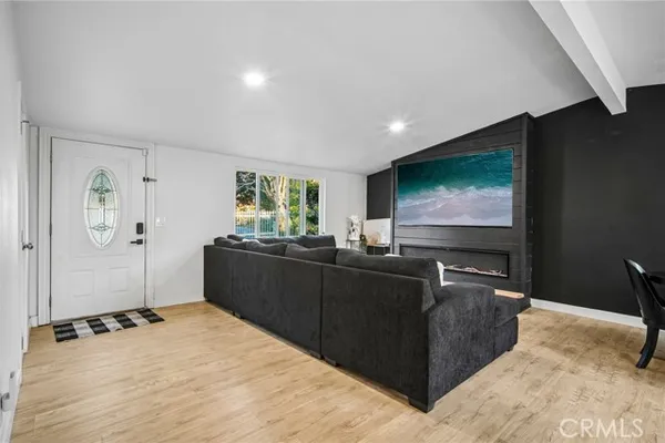 502 E WILSHIRE AVE