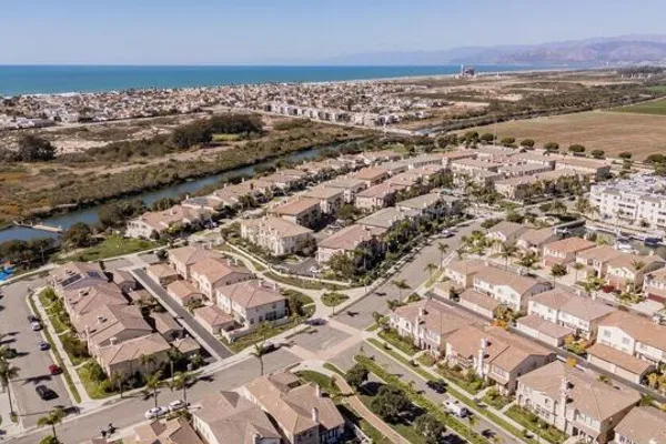 1212 BAYSIDE CIR
