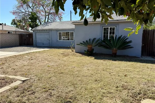2109 MONROVIA AVE