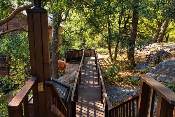 25033 CASCADE DR