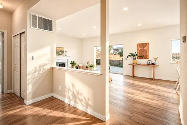 104 BRIDGEVIEW CT