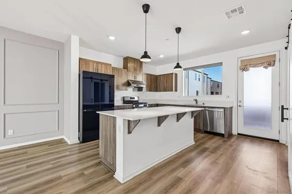 5227 SURFWALK 106