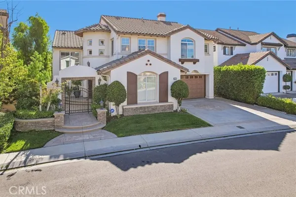 12 WILLIAMSBURG LN