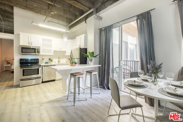 312 W 5TH ST 606