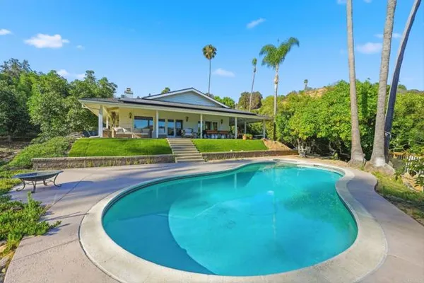 3830 LAKE GARDEN DR