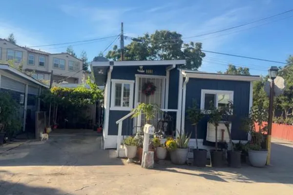 527 MCLAUGHLIN AVE 215