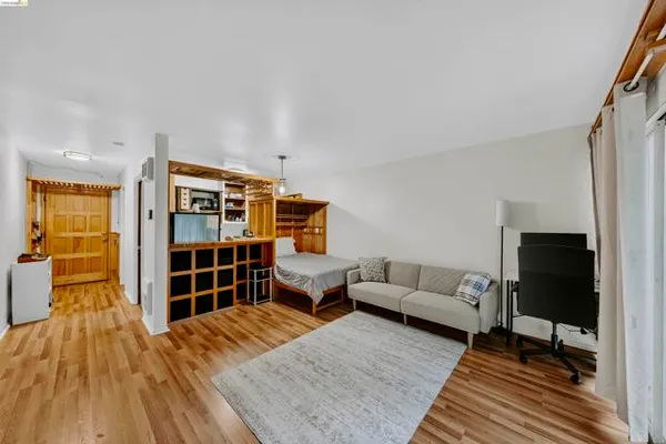 425 ORANGE ST 210