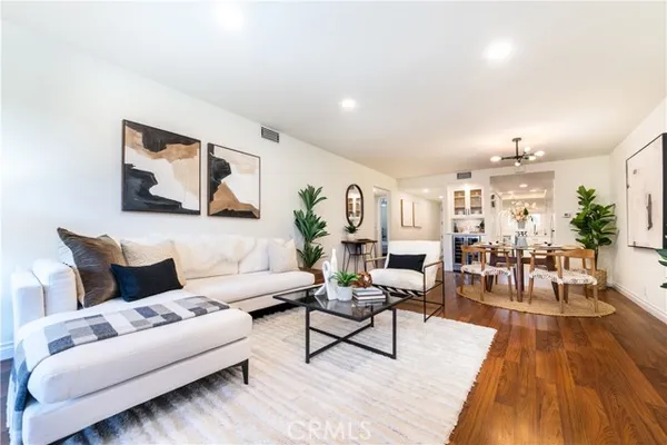 950 MAIN ST 202