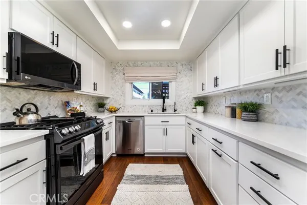 950 MAIN ST 202