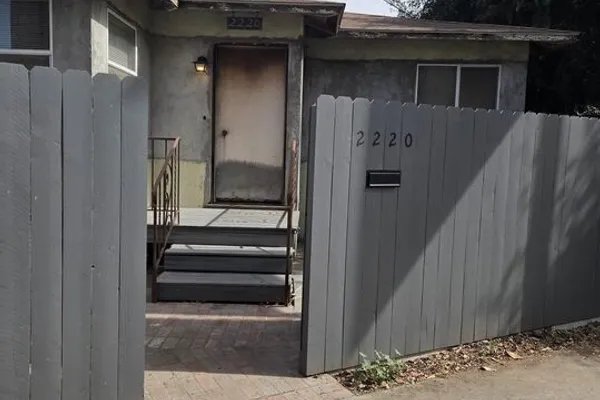 2220 S BUNDY DR