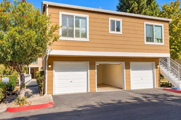 175 VILLAGE PL