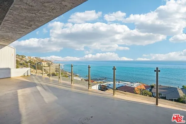 18203 COASTLINE DR 7