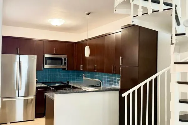 7275 CALABRIA CT 66