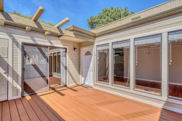 400 MAR VISTA DR 23